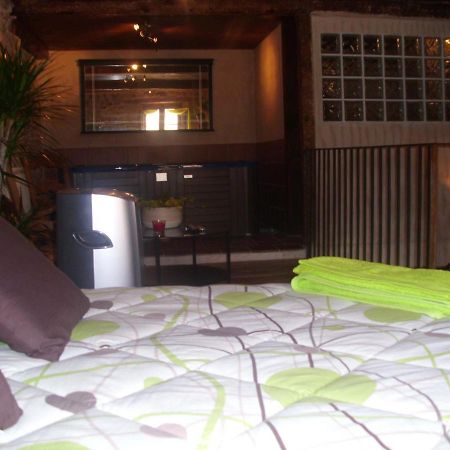 Casa Rural Con Jacuzzi Taberna Del Tio Pedro Cabanas de Polendos المظهر الخارجي الصورة