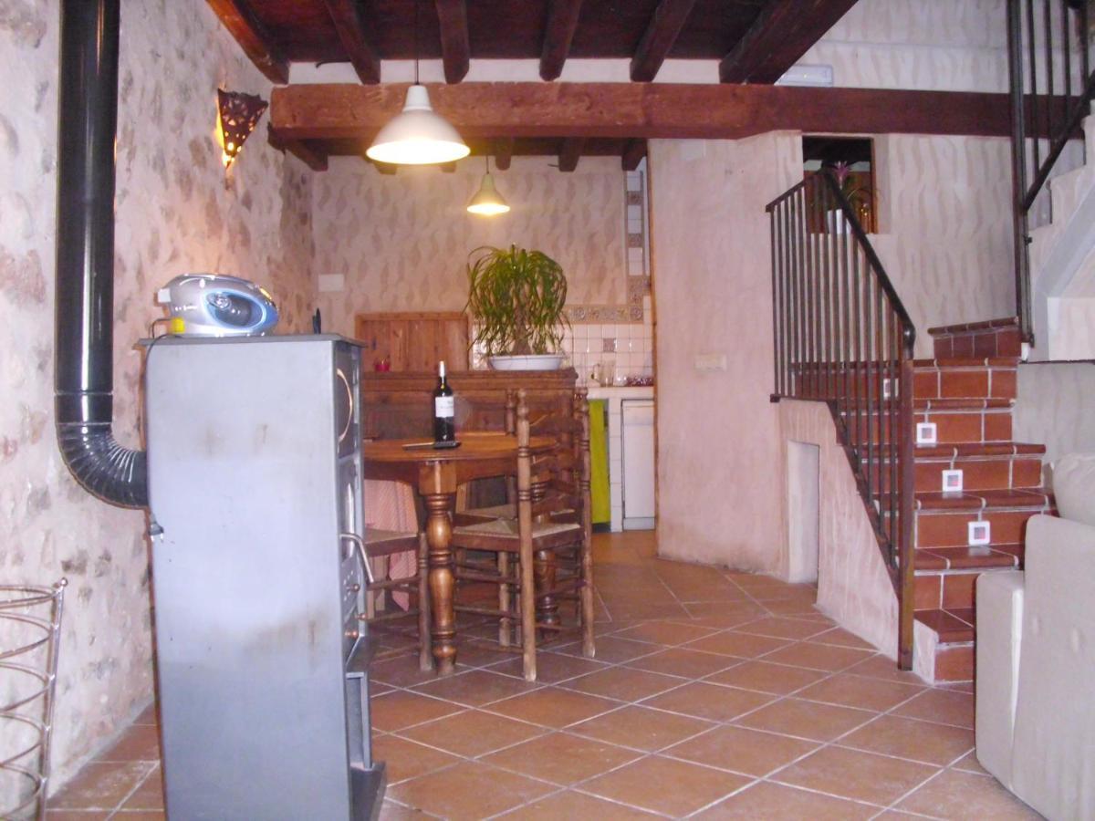 Casa Rural Con Jacuzzi Taberna Del Tio Pedro Cabanas de Polendos المظهر الخارجي الصورة
